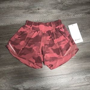 Lululemon Hotty Hot Low Rise Short 4"